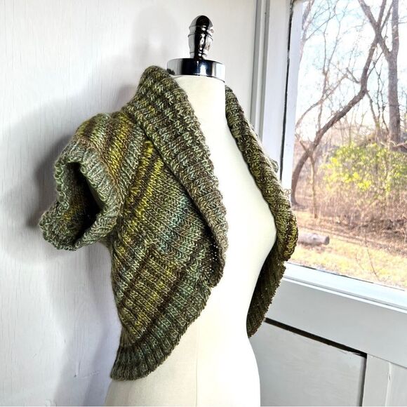 Handknit Yellow and Tan Cottagecore Shrug - Picture 2 of 6